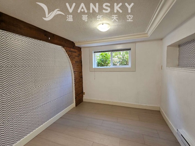 250729002840_small bedroom.jpg